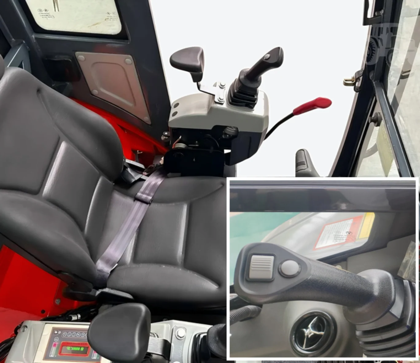 HS20 enclosed cab, seat and hydraulic pilot controls
